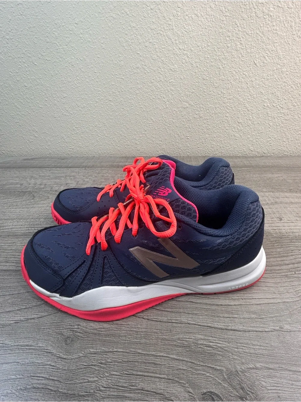 New Balance 696V4 Navy & Pink Running Sneakers Women’s Size 8.5
